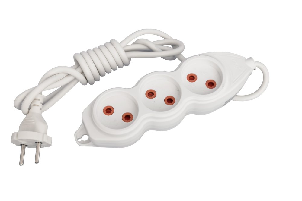 Удлинитель У10-170 "Надежда" трехместный с заземляющим контактом сзащитными шторками