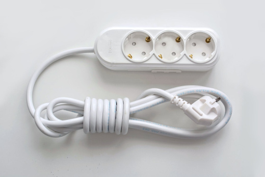 Удлинитель У16-113 "Надежда" трехместный с заземляющим контактом с защитными шторками