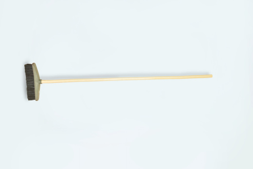 Щетка тротуарная, пластмассовая колодка, деревянный черенок ЩТП-25-03